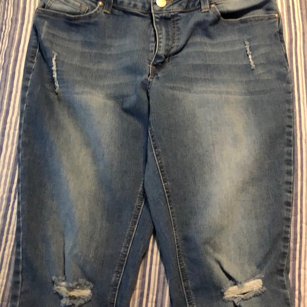 Skinny ankle jeans by Crown & Ivy